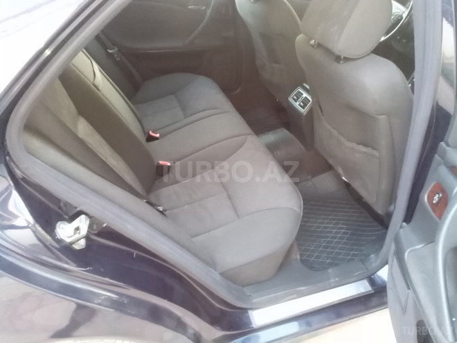 Mercedes E 220 2000, 187,000 km - 2.2 l - Bakı