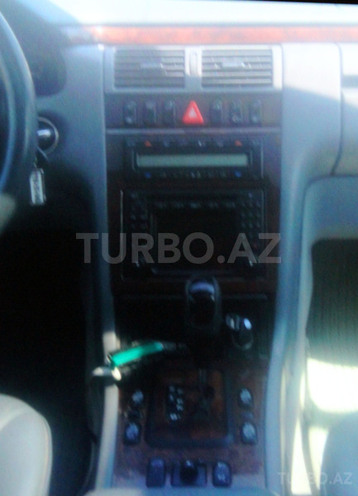 Mercedes E 240 2000, 145,000 km - 2.6 л - Bakı