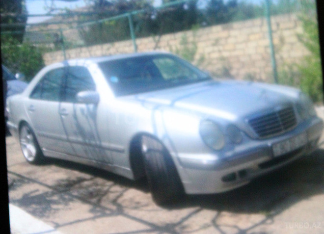 Mercedes E 240 2000, 145,000 km - 2.6 л - Bakı
