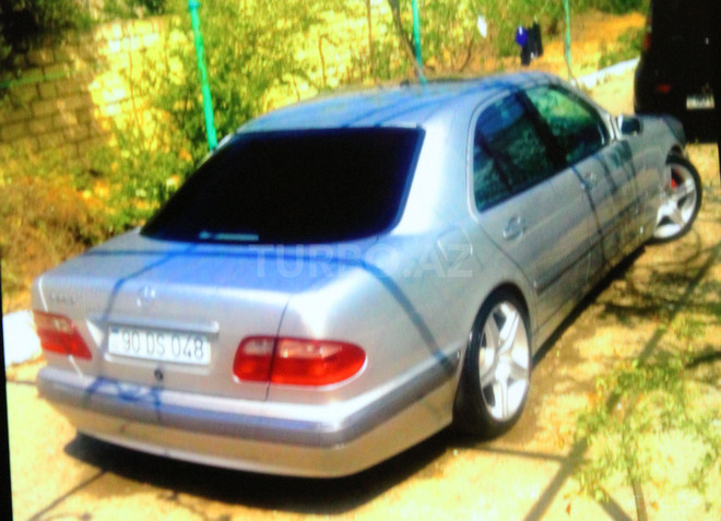 Mercedes E 240 2000, 145,000 km - 2.6 л - Bakı