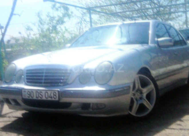 Mercedes E 240 2000, 145,000 km - 2.6 л - Bakı