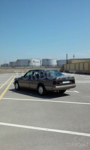 Mercedes E 200 1991, 490,000 km - 2.0 l - Bakı