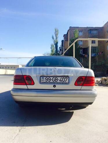 Mercedes E 220 1998, 276,000 km - 2.2 l - Bakı