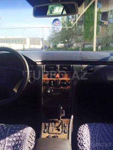 Mercedes E 220 1998, 276,000 km - 2.2 l - Bakı