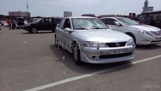 Opel Vectra 1999, 245,000 km - 2.0 l - Bakı