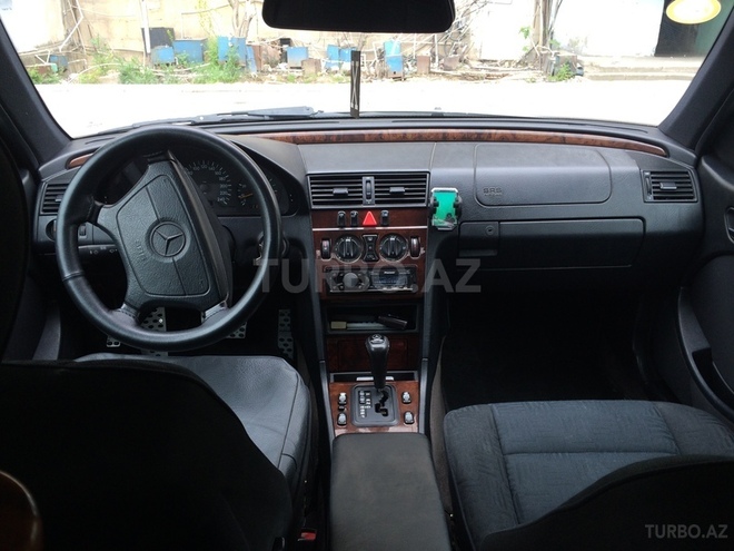 Mercedes C 200 1997, 250,000 km - 2.0 l - Bakı