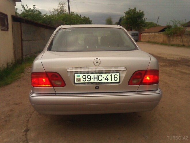Mercedes E 220 1998, 213,397 km - 2.2 l - Bakı