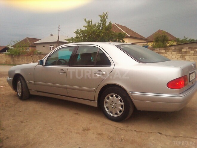 Mercedes E 220 1998, 213,397 km - 2.2 l - Bakı