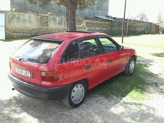 Opel Astra 1993, 240,000 km - 1.4 л - Bakı