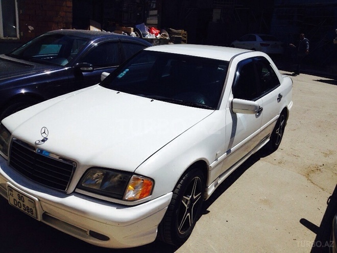 Mercedes C 200 1997, 220,000 km - 2.0 l - Bakı