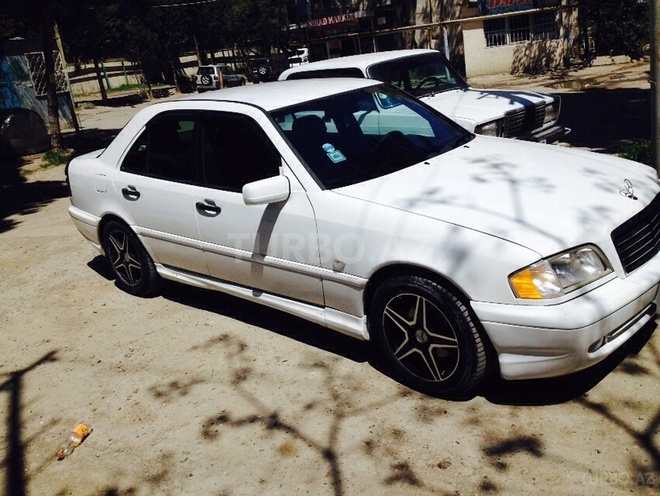 Mercedes C 200 1997, 220,000 km - 2.0 l - Bakı