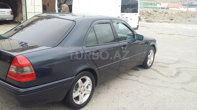 Mercedes C 220 1996, 284,000 km - 2.2 l - Bakı