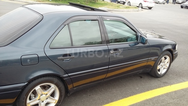 Mercedes C 220 1996, 284,000 km - 2.2 l - Bakı