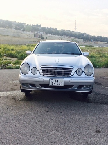 Mercedes E 320 2001, 85,000 km - 3.2 l - Bakı