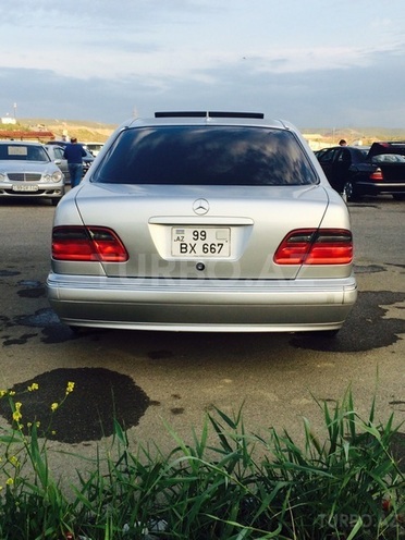 Mercedes E 320 2001, 85,000 km - 3.2 l - Bakı