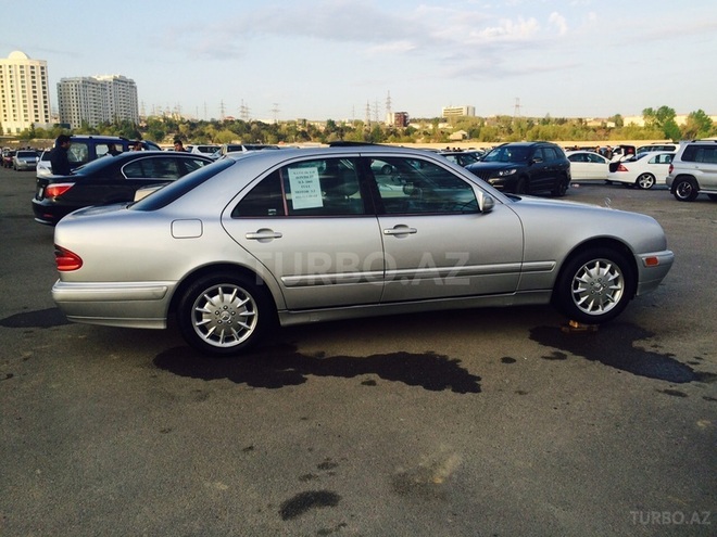 Mercedes E 320 2001, 85,000 km - 3.2 l - Bakı