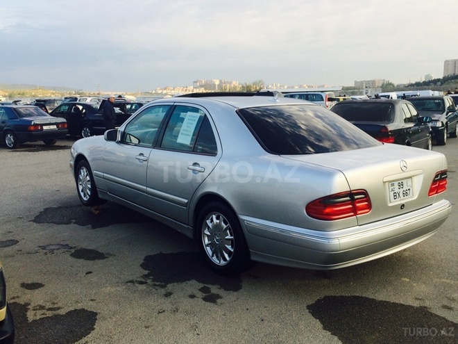 Mercedes E 320 2001, 85,000 km - 3.2 l - Bakı