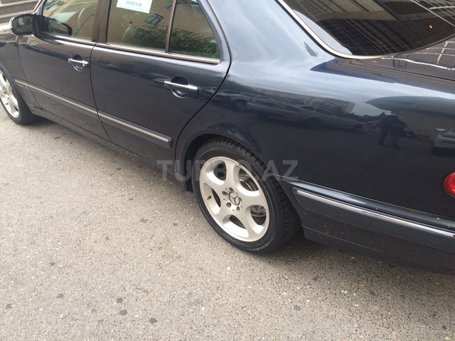 Mercedes E 240 2000, 250,000 km - 2.4 l - Bakı