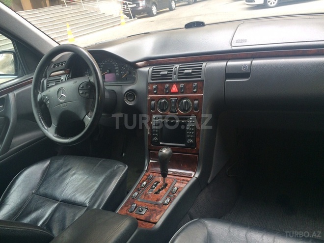Mercedes E 240 2000, 250,000 km - 2.4 l - Bakı