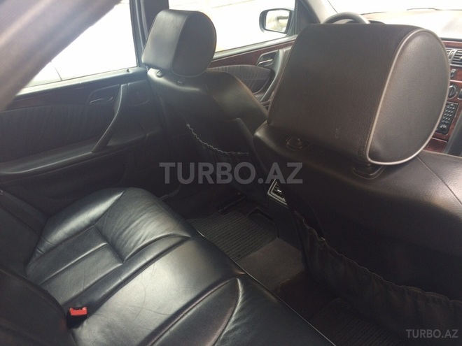Mercedes E 240 2000, 250,000 km - 2.4 l - Bakı