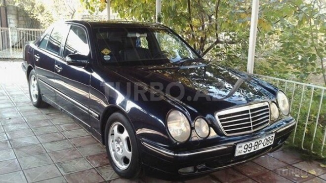 Mercedes E 270 2001, 126,000 km - 2.7 l - Bakı