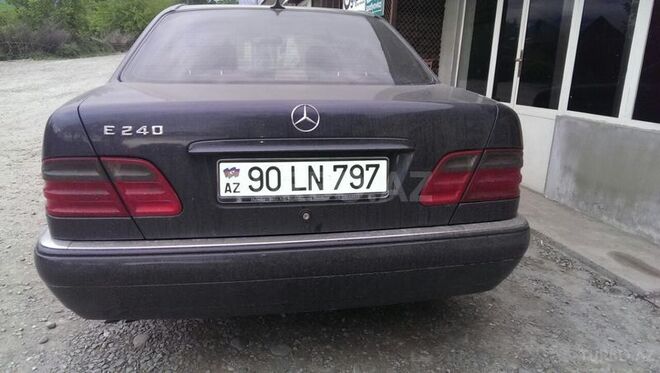 Mercedes E 240 1997, 250,000 km - 2.4 l - Bakı