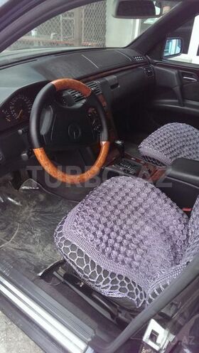 Mercedes E 240 1997, 250,000 km - 2.4 l - Bakı