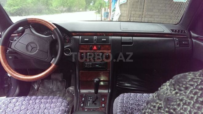 Mercedes E 240 1997, 250,000 km - 2.4 l - Bakı