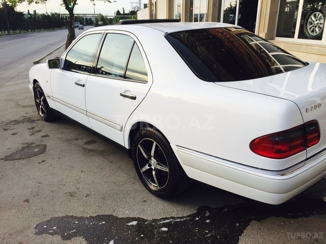 Mercedes E 280 1998, 238,678 km - 2.8 l - Bakı