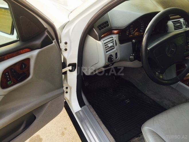 Mercedes E 280 1998, 238,678 km - 2.8 l - Bakı