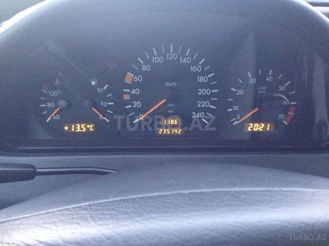 Mercedes C 180 1997, 235,142 km - 1.8 l - Bakı