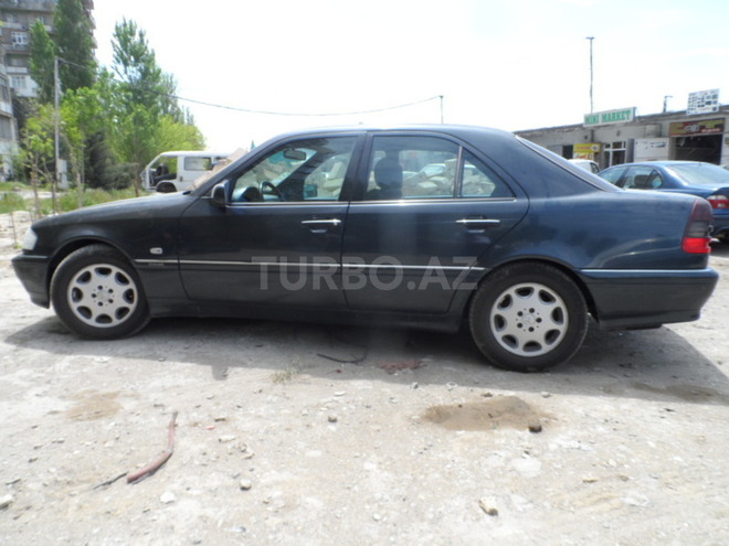 Mercedes C 240 1997, 210,000 km - 2.4 l - Bakı