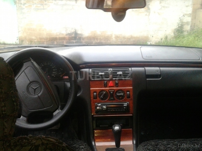 Mercedes E 220 1995, 340,000 km - 2.2 л - Bakı