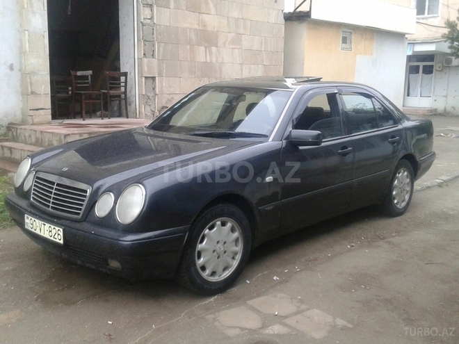 Mercedes E 220 1995, 340,000 km - 2.2 л - Bakı