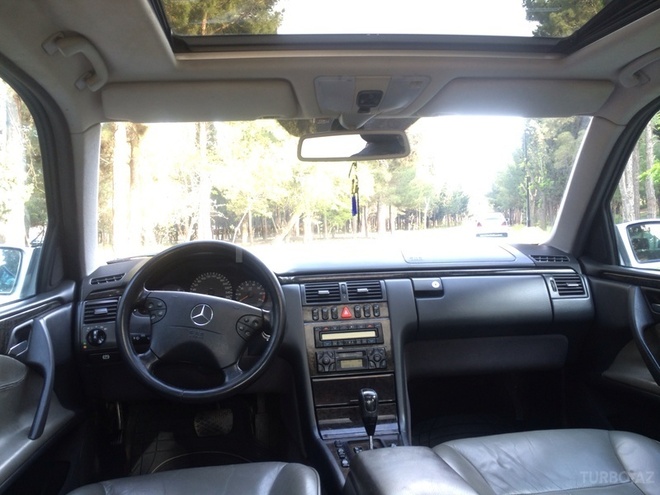 Mercedes E 240 2000, 170,000 km - 2.6 l - Bakı