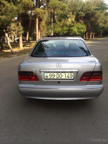 Mercedes E 240 2000, 170,000 km - 2.6 l - Bakı