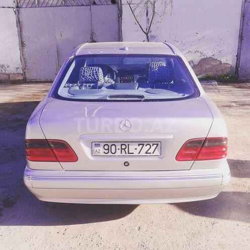 Mercedes E 240 2000, 212,000 km - 2.4 л - Bakı