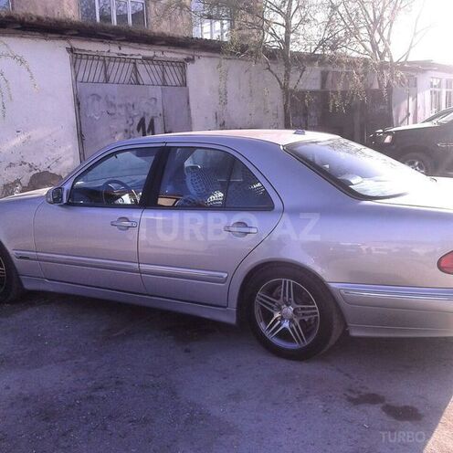 Mercedes E 240 2000, 212,000 km - 2.4 л - Bakı