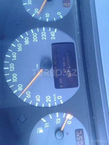 Mercedes E 240 2000, 212,000 km - 2.4 л - Bakı
