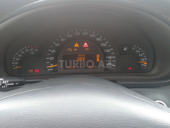 Mercedes C 240 2001, 94,000 km - 2.6 l - Bakı