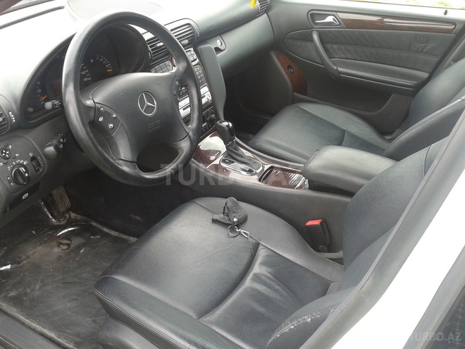 Mercedes C 240 2001, 94,000 km - 2.6 l - Bakı