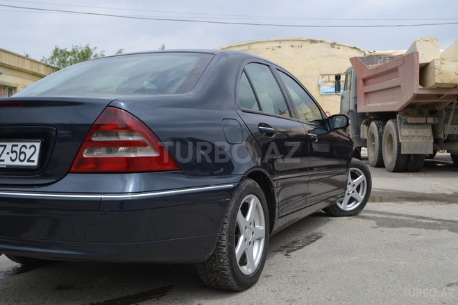 Mercedes C 200 2002, 320,000 km - 2.0 l - Bakı