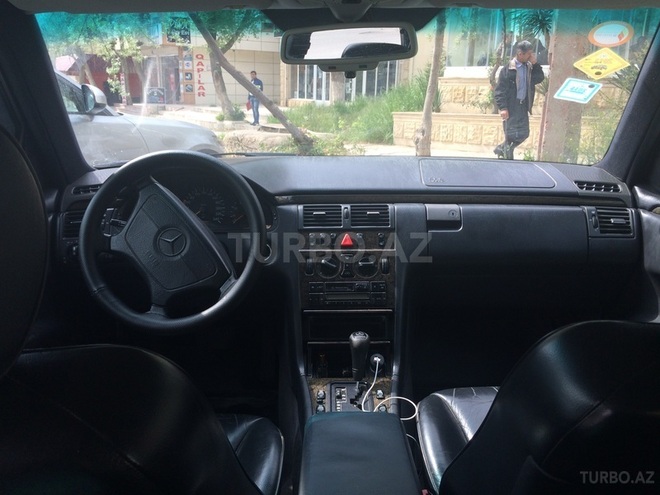 Mercedes E 230 1996, 376,000 km - 2.3 l - Bakı
