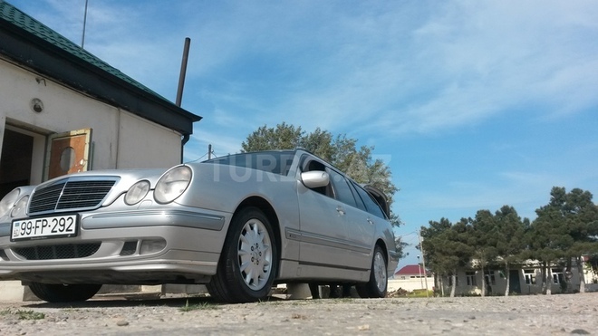 Mercedes E 220 2000, 245,000 km - 2.2 l - Bakı