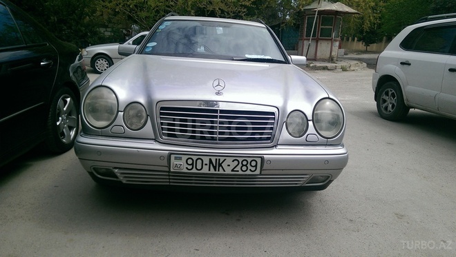 Mercedes E 240 1998, 303,500 km - 2.4 л - Bakı