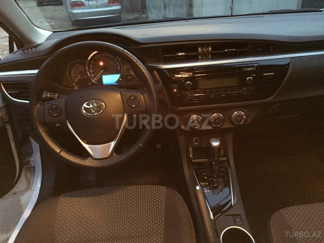 Toyota Corolla 2014, 30,000 km - 1.6 l - Bakı