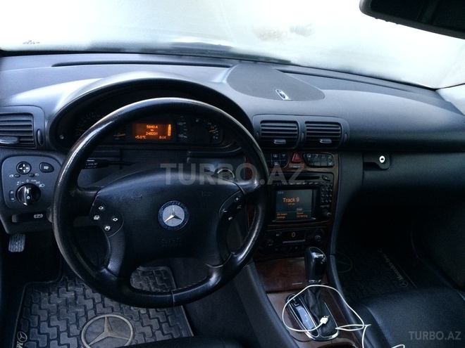 Mercedes C 320 2002, 240,000 km - 3.2 л - Bakı