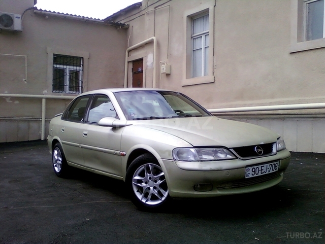 Opel Vectra 1996, 245,000 km - 1.8 l - Bakı