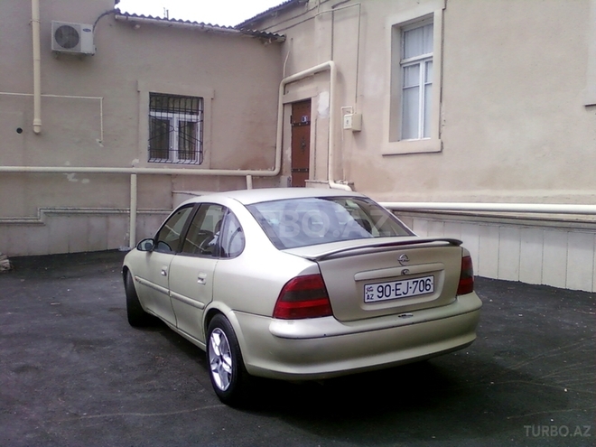 Opel Vectra 1996, 245,000 km - 1.8 l - Bakı