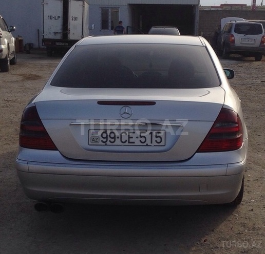 Mercedes E 220 2004, 263,000 km - 2.2 l - Bakı